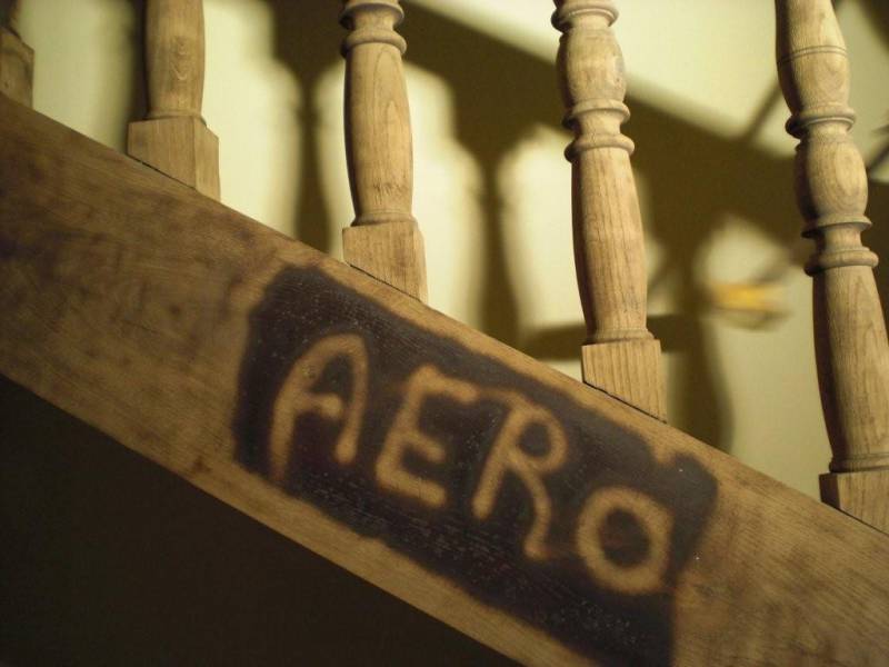 Aérogommage, solution idéale de décapage pour le bois et les charpentes.