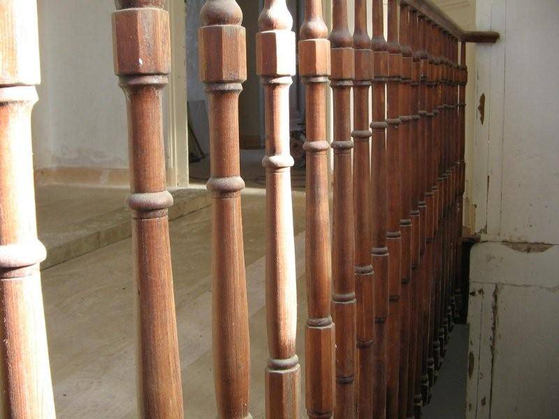 Aérogommage, solution idéale de décapage pour le bois et les charpentes.