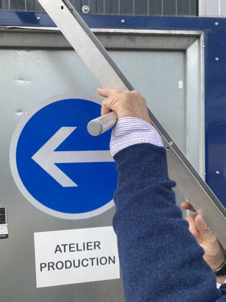 Aérogommage, solution idéale de décapage pour le bois et les charpentes.