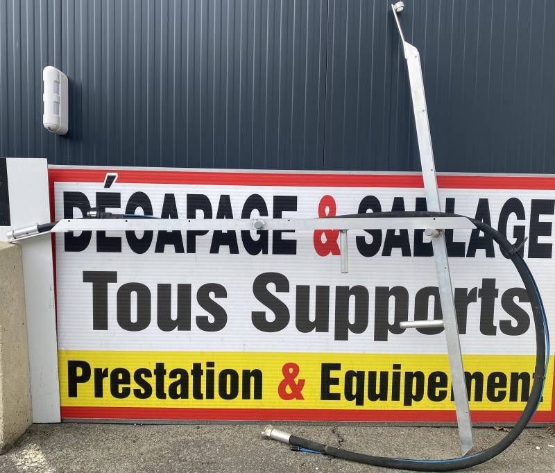 Aérogommage, solution idéale de décapage pour le bois et les charpentes.