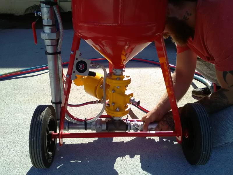 FABRICANT AEROGOMMEUSE