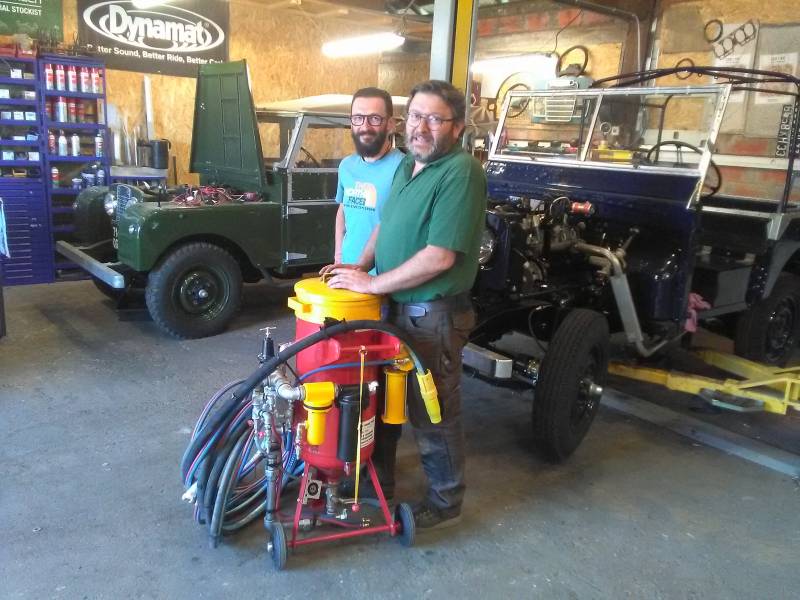 décapage sablage carrosserie land rover sur aquitaine Bordeaux  Angoulême JFS LAND ROVER VINTAGE