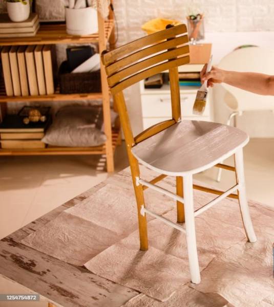 L'aérogommage, idéal pour le relooking de meubles